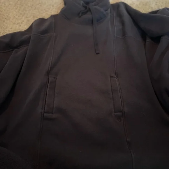 UGG PONCHO IN BLACK - Picture 11 of 12